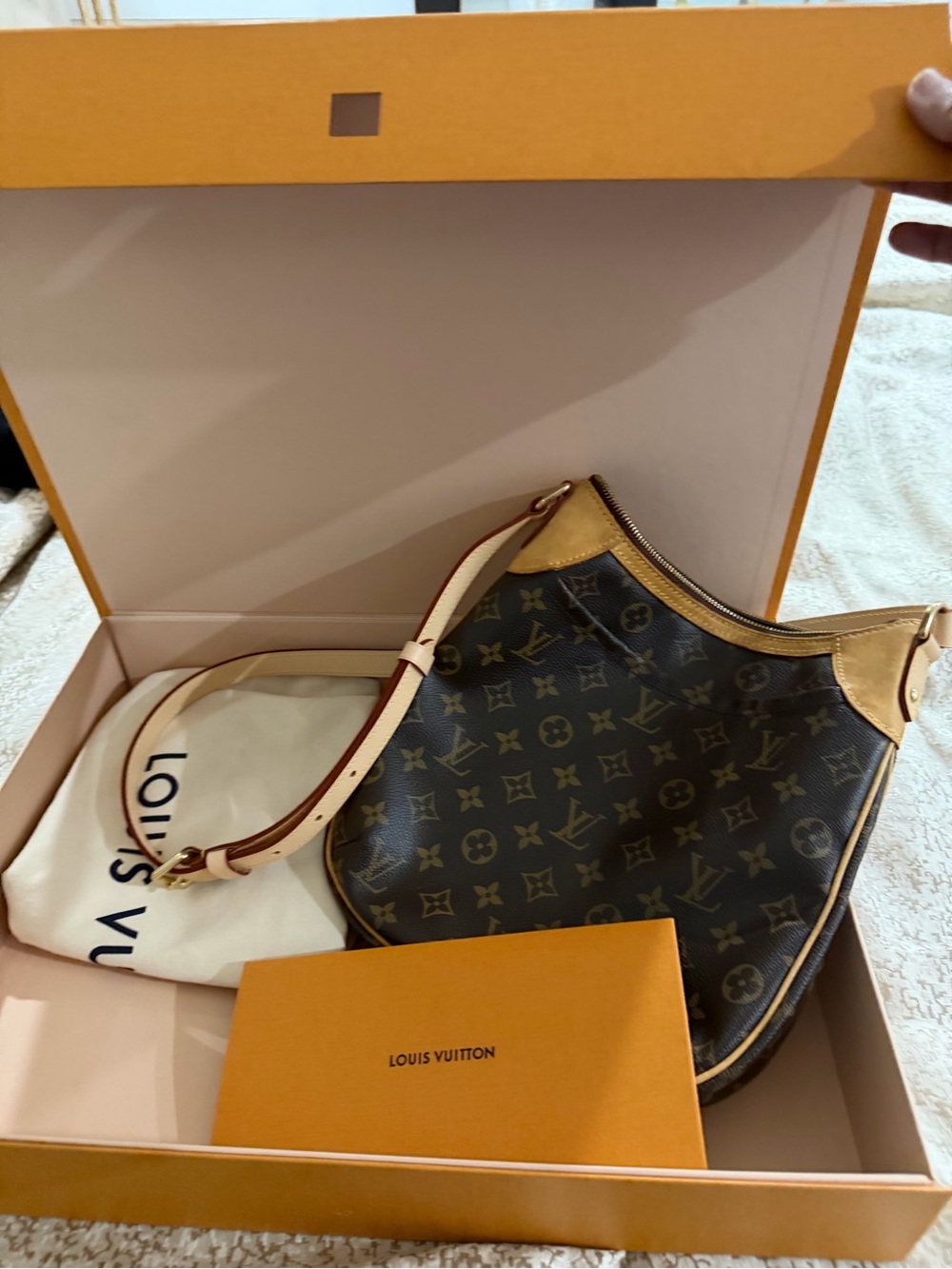 Louis Vuitton Monogram Odeon Crossbody Shoulder bag 
Full inclusion - Picture 9 of 10